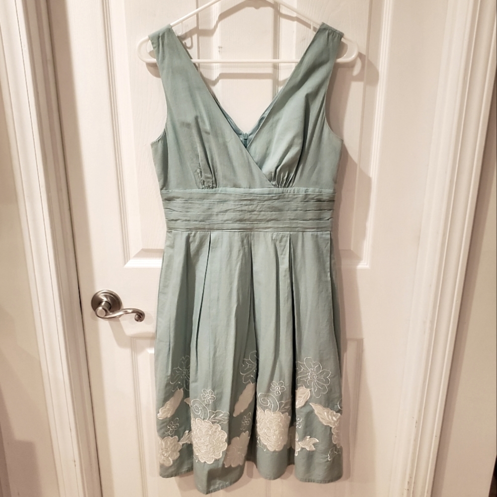 Dress Barn Pale Green Sleeveless Dress